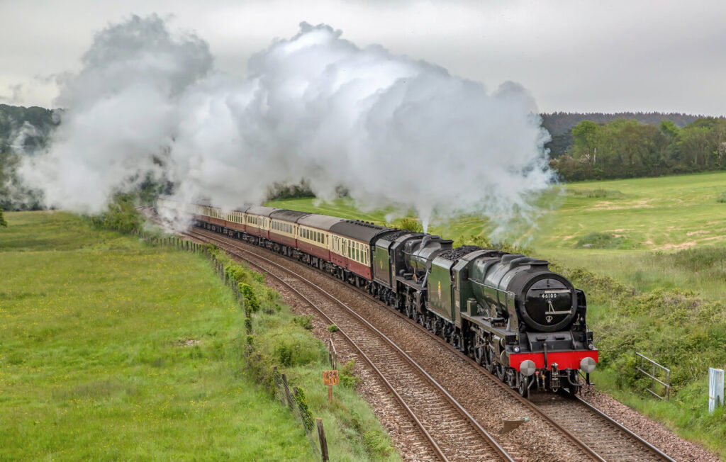 46100 ‘Royal Scot’ and 45231 'The Sherwood Forester' 